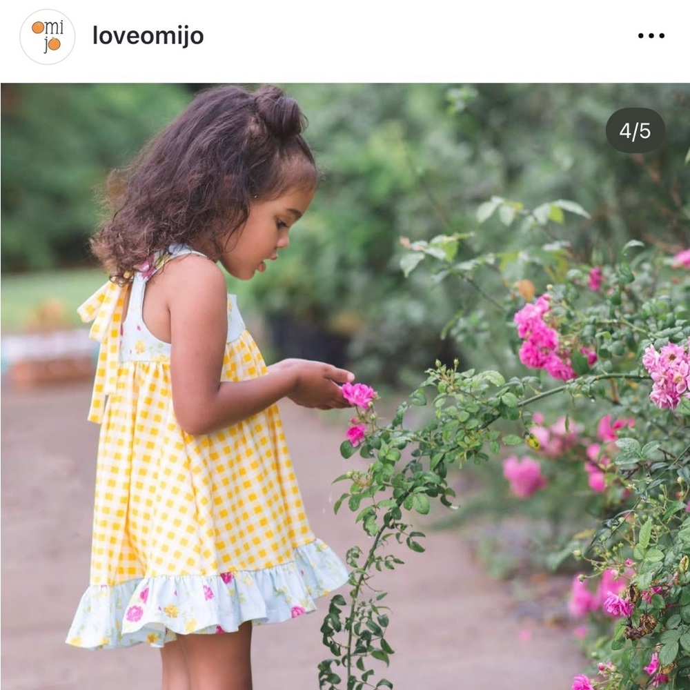 Omijo Gingham Floral Aunt Heart